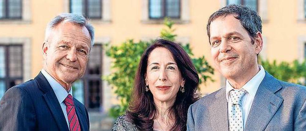 Teamgeist. Karsten Danzmann , Alessandra Buonanno und Bruce Allen vom Albert-Einstein-Institut (v.l.). Foto: Sebastian Gollnow, dpa