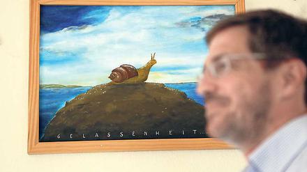 Überm Büro-Schreibtisch die Schnecke.