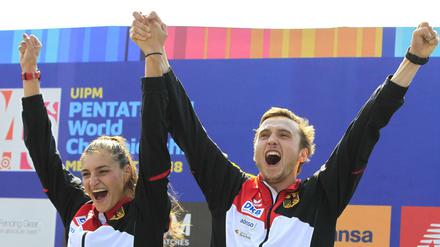 Gold-Duo. Fabian Liebig aus Potsdam und die Berlinerin Rebecca Langrehr gewannen das WM-Rennen der Mixed-Staffel.