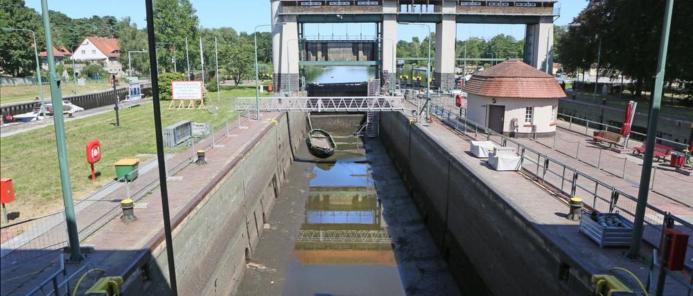 Schleuse Kleinmachnow (Klaer)Wegen nBauarbeiten wurde die Mittelkammer der Schleuse fast vollständig entleert.