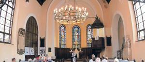 Potsdamer Glaubensatlas. „Glaube in Potsdam“ kartografiert in zwei Bänden Potsdamer Gemeinden verschiedener Religion und Konfession. Erzählt werden unter anderem Geschichten aus der evangelischen Gemeinde in der Dorfkirche Marquardt.