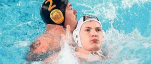 Schwere Brocken. Auf diese müssen sich die OSC-Wasserballer wie Max Kössler (r.) einstellen, wenn sie in der Champions League antreten.