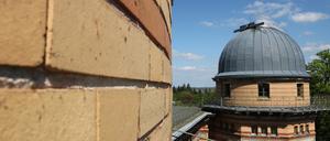 Vom Potsdamer Telegrafenberg, auf dem das Potsdam-Institut für Klimafolgenforschung heute seinen Sitz hat, wurden schon 1830 Nachrichten bis ans andere Ende Preußens geschickt. Seit 1992 funkt hier das PIK in die Gesellschaft und klärt sie darüber auf, welche konkreten Auswirkungen der Klimawandel für die Menschen hat.