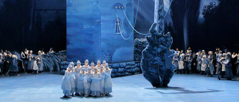 Bayreuth im Juli 2018: Das Bühnenbild zu Wagners "Lohengrin" hat das Künstlerpaar Neo Rauch und Rosa Loy gestaltet.