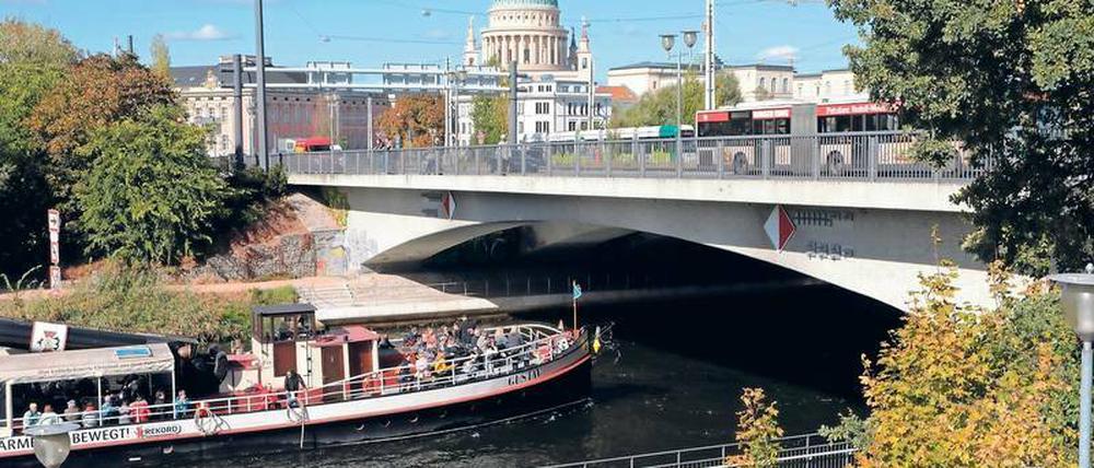 In die Jahre gekommen: Die Lange Brücke wird durch einen Neubau ersetzt.