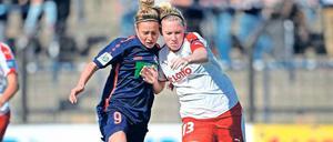 Große Gegenwehr von den Punktlosen. Potsdam mit Svenja Huth (l.) hatte gegen Marith Prießens Frankfurterinnen viele Probleme. 