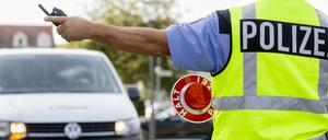 Bei der sogenannten Schleierfahndung dürfen Autofahrer auch verdachtsunabhängig zur Kriminalitätsbekämpfung angehalten werden. 