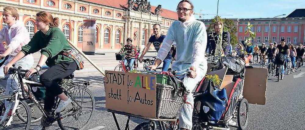 Mehr Luft. Florian Kirchesch organisierte die Fahrraddemo.