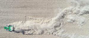 Ganz schön staubig. Für Brandenburgs Bauern war der Rekord-Sommer eine Rekord-Katastrophe. 