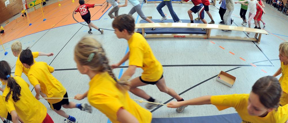 Spaß im Schulsport. Freude an der Bewegung soll vermittelt werden.