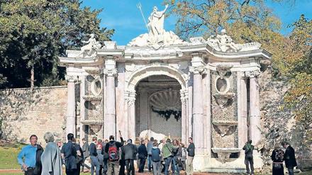 Die sanierte Neptungrotte im Park Sanssouci