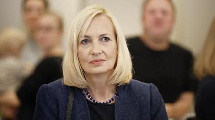Martina Trauth bei der Auszählung der Stimmen zur Oberbürgermeisterwahl. Foto: Sebastian Gabsch PNN
