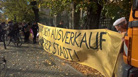 Protest von Sympathisanten nach der Urteilsverkündung gegen FH-Besetzer vor dem Amtsgericht.