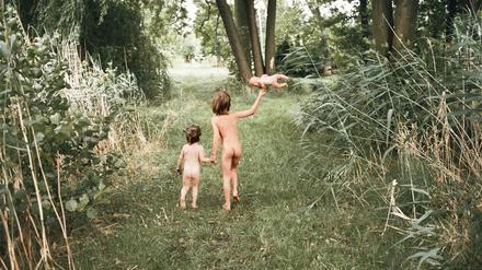 Aufgewachsen in Ost-Berlin. Franziska Hauser ist in der DDR aufgewachsen, die Geschichte ihrer Familie beginnt aber schon weitaus früher. 