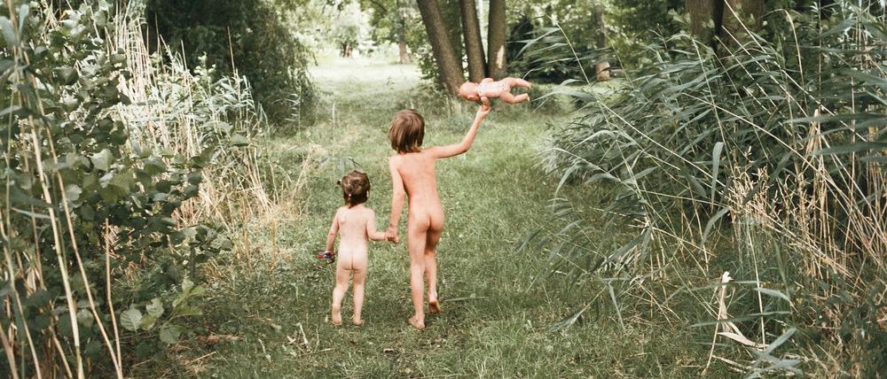 Aufgewachsen in Ost-Berlin. Franziska Hauser ist in der DDR aufgewachsen, die Geschichte ihrer Familie beginnt aber schon weitaus früher. 