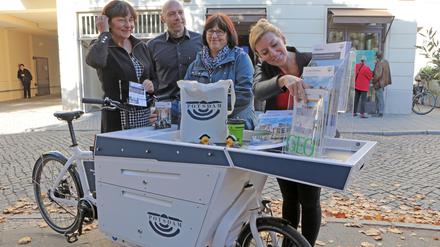 Mobil auf zwei Rädern. Sigrid Sommer, Tom Bossek, Uschi Baese-Gerdes und Janine Loyal (v.l.n.r.).