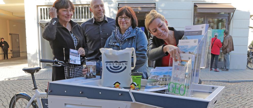 Mobil auf zwei Rädern. Sigrid Sommer, Tom Bossek, Uschi Baese-Gerdes und Janine Loyal (v.l.n.r.).