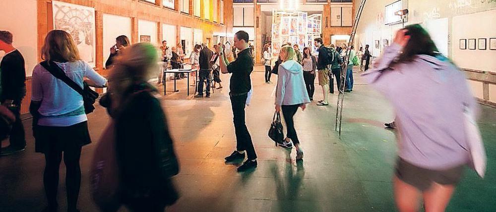 2013 bespielten die Macher des Potsdamer Kulturfestivals Localize die alte Bahnhofshalle in Pirschheide. 