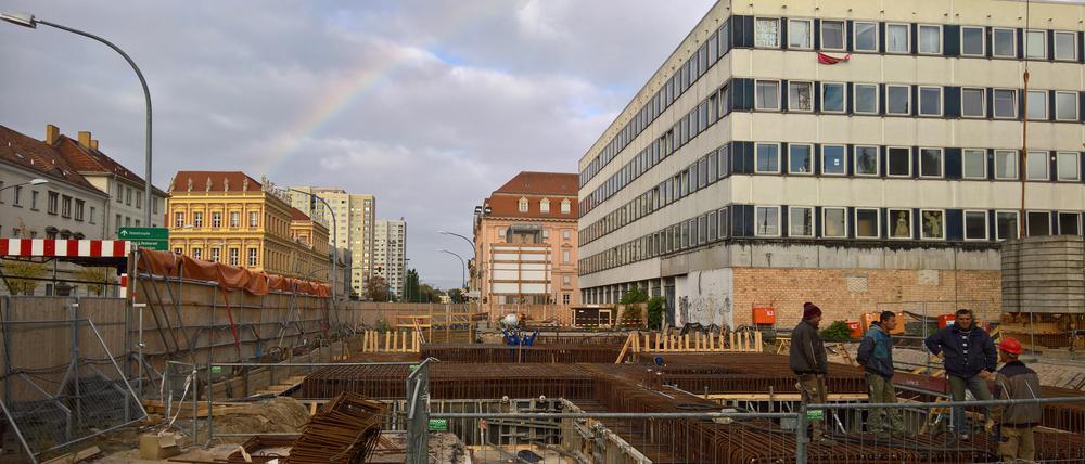 Garnisonkirchen-Gegner wollen an der Baustelle mit einem Thesenanschlag am Reformationstag gegen den Wiederaufbau des Kirchturms protestieren.