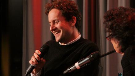 Moritz von Treuenfels im Gespräch mit Lea Rosh, der damaligen Vorsitzenden des Förderkreises vom Hans Otto Theater.