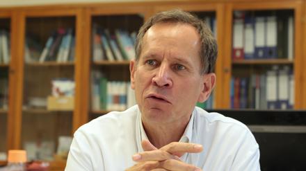 Prof.Dr. Georg Ebersbach, Chefarzt des Neurologischen Fachkrankenhauses für Bewegungsstörungen/Parkinson in Beelitz-Heilstätten.