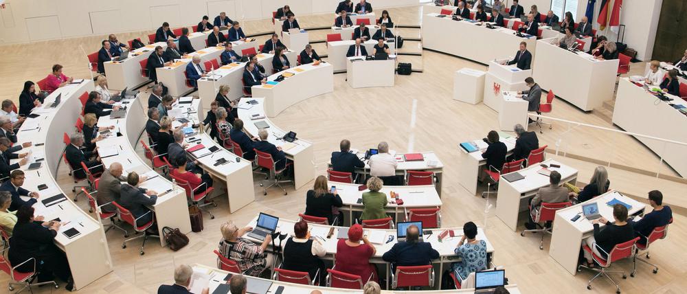 Die Diäten der Brandenburger Landtagsabgeordneten werden zum kommenden Jahr erhöht.