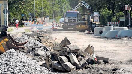 Der Bäkedamm und die Potsdamer Allee in Stahnsdorf sind derzeit voll gesperrt.
