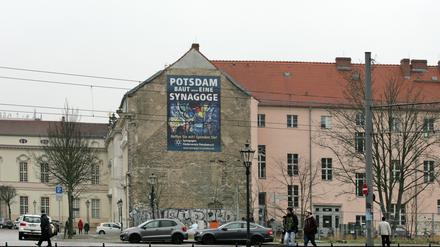 Seit Jahren liegt das Grundstück an der Schlossstraße brach.