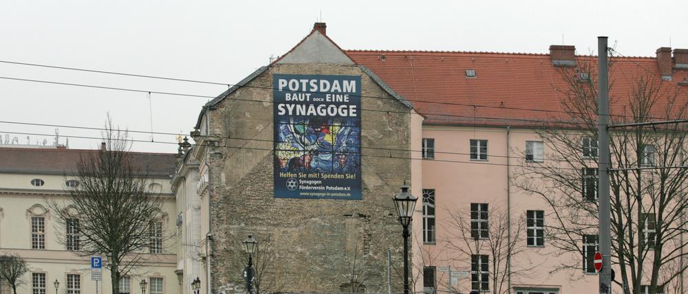 Seit Jahren liegt das Grundstück an der Schlossstraße brach. 