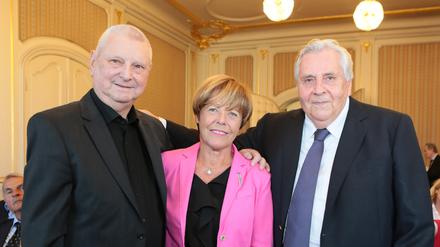 Im vergangenen Jahr durfte sich Karin Genrich (Mitte) auch ins Goldene Buch der Stadt Potsdam eintragen.