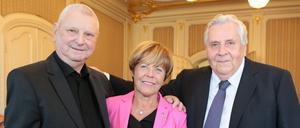 Im vergangenen Jahr durfte sich Karin Genrich (Mitte) auch ins Goldene Buch der Stadt Potsdam eintragen.