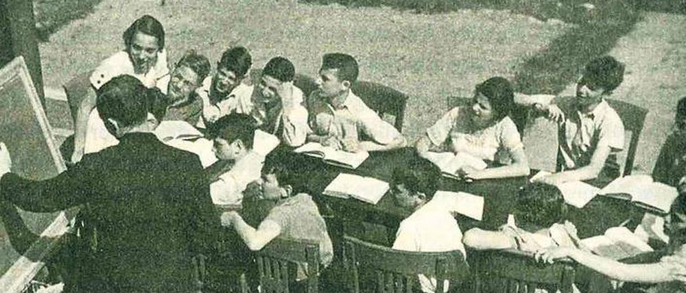 Hebräisch-Unterricht: Schülerinnen und Schüler des jüdischen Landschulheims in Caputh lernten besonders Sprachen von potenziellen Auswanderungsländern. 