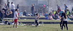 Im Sommer wird der Volkspark in Potsdam bis in die Abendstunden genutzt.