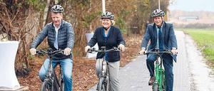 Zur Eröffnung unternahm Bundesumweltministerin Svenja Schulze (SPD) gemeinsam mit Firmengründer Donald Müller-Judex (links) eine Testfahrt.