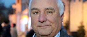 Eberhard Heieck ist der Veranstalter des Weihnachtsmarkts „Blaue Lichterglanz“ in der Brandenburger Straße.