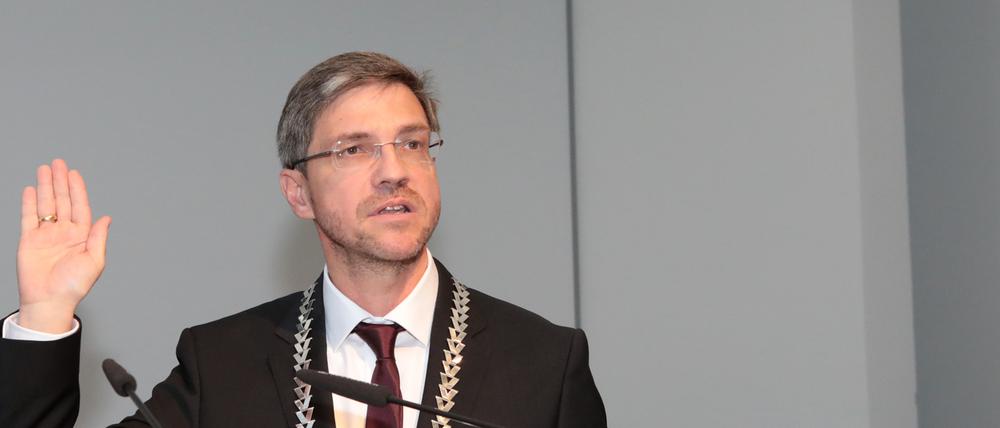 Ins Amt eingeführt: Mike Schubert ist Potsdams neuer Oberbürgermeister.