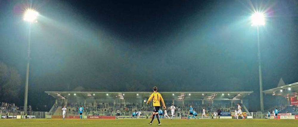Bei der Reform der Fußball-Regionalliga streiten sich regionale Verbände und Drittliga-Vereine um eine Lösung.