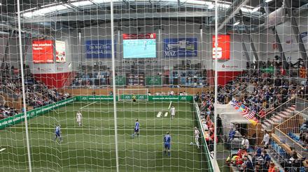Budenzauber in der MBS-Arena. Zum siebten Mal findet der Turbine-Hallencup statt.