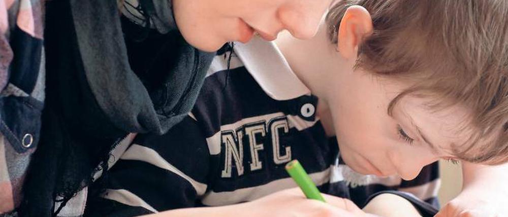 Die Betreuung für Minderjährige mit geistiger Behinderung – hier die eines Neunjährigen in Berlin – ist in Brandenburg schlecht ausgebaut.