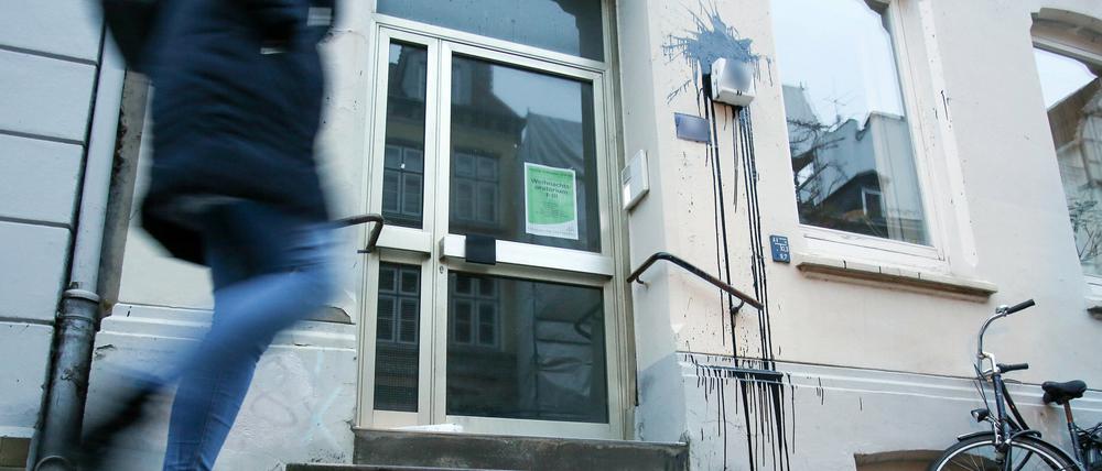 Unbekannte attackierten das Haus, in dem Olaf Scholz in Hamburg lebt.