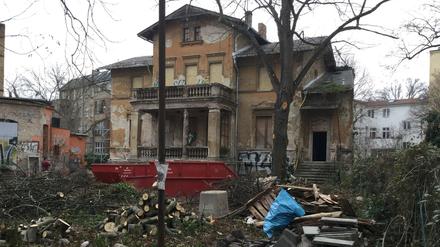 Am Kino Charlott in der Zeppelinstraße in Potsdam wird derzeit wieder gearbeitet. 