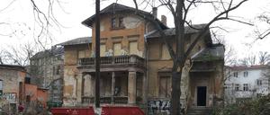 Am Kino Charlott in der Zeppelinstraße in Potsdam wird derzeit wieder gearbeitet.