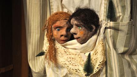 Puppen aus dem Theaterstück über Hänsel und Gretel.