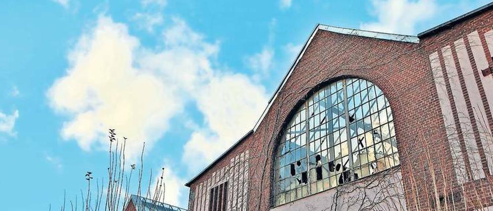 Das Reichsbahnausbesserungswerk am Potsdamer Hauptbahnhof verfällt seit Jahren.
