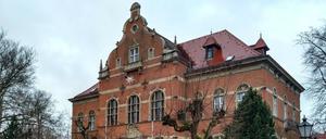 Der Sitz des Landrates in Bad Belzig. In der Stadt gibt es noch weitere Verwaltungsgebäude. 