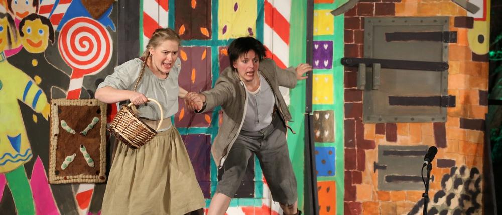 Die Weihnachtsoper von Hänsel und Gretel wird am Wochenende in der Biosphäre Potsdam aufgeführt.