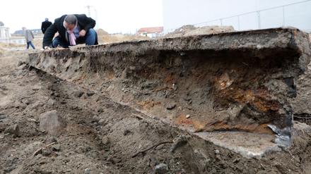 Bei Bauarbeiten wurden Teile der alten Straßenbahngleise der ehemaligen Kaiserstraße in Potsdam gefunden.