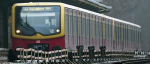 Der Warnstreik bei der Deutschen Bahn hatte am Montagmorgen auch massive Auswirkungen für Pendler zwischen Berlin und Potsdam.