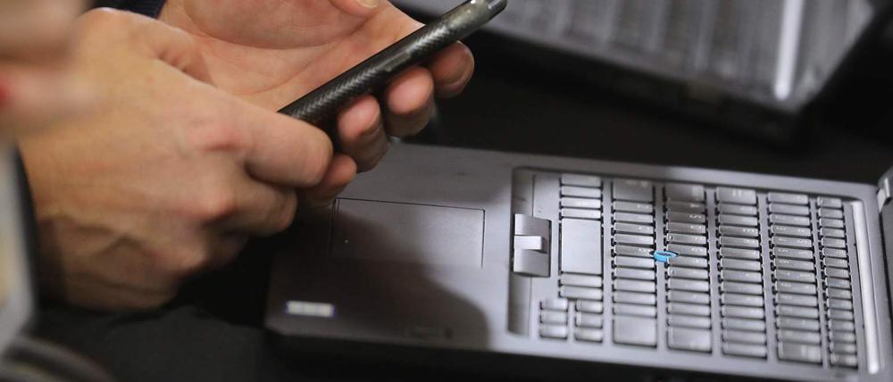 Potsdams Stadtpolitiker sollen künftig Laptops für die Sitzungen erhalten.