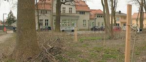 Das ehemalige Gutshaus des jüdischen Grundbesitzers Max Sabersky ist heute ein Ärztehaus und noch gut erhalten. 